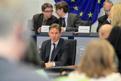 Bruxelles adresse des lettres de remontrances à Paris et Rome sur leur budget
