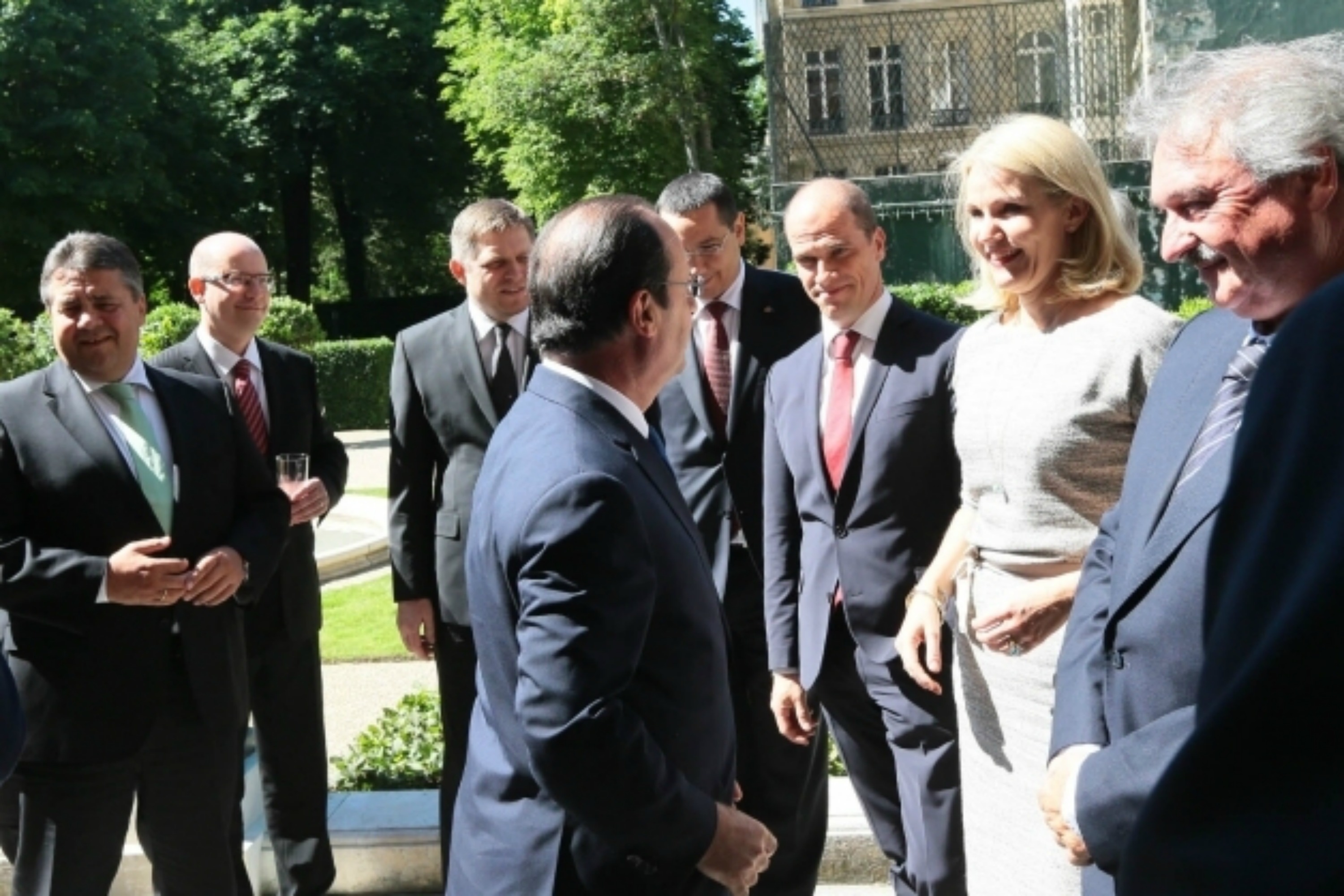 Les chefs d’État socialistes choisissent Juncker pour la présidence de la Commission