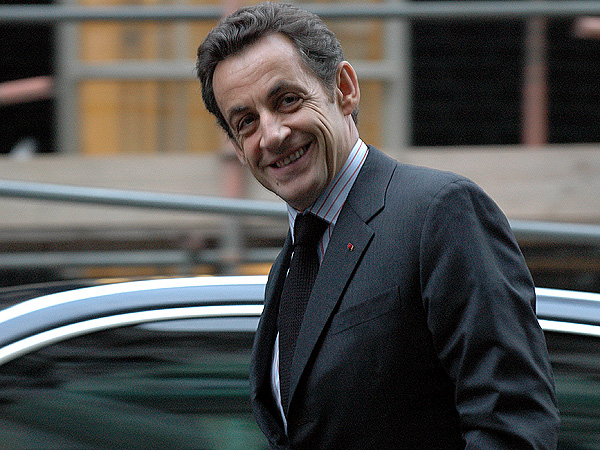  Nicolas Sarkozy annonce son retour en politique 