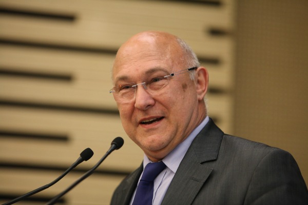 Michel Sapin nie à Bruxelles le pouvoir de rejeter le budget français
