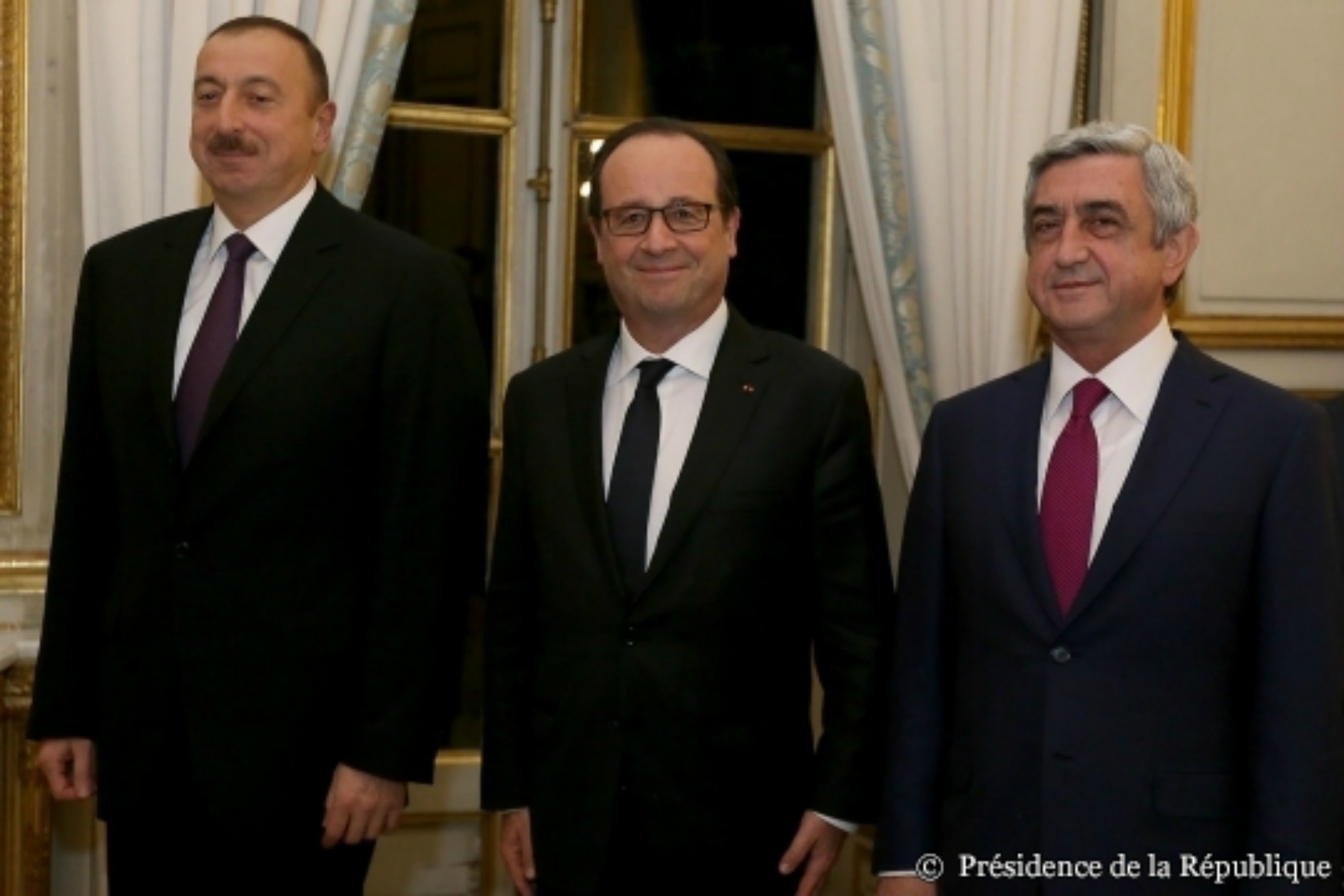 Azerbaijan&rsquo;s Ilham Aliyev, François Hollande and Armenia&rsquo;s Serzh Sargsyan [French Presidency]