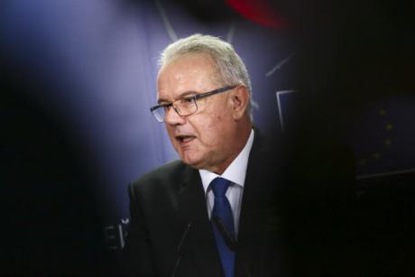 Le nouveau commissaire au développement attendu au tournant par les ONG