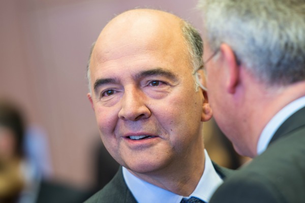 Pierre Moscovici pris en étau entre les partis du Parlement européen