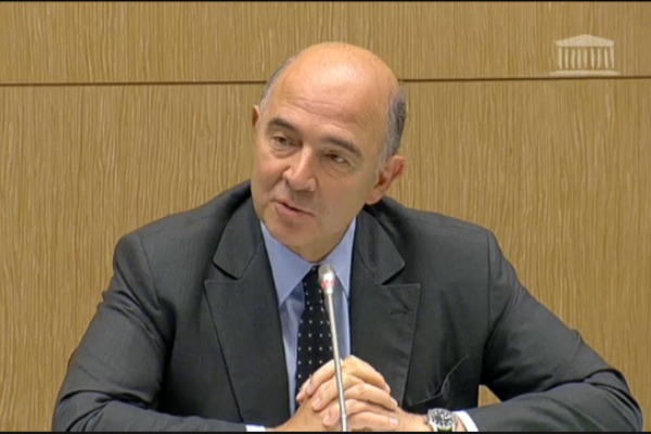 Exercice d'équilibriste pour Pierre Moscovici à l'Assemblée nationale