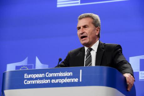 Oettinger veut imposer une taxe à Google sur le droit d'auteur