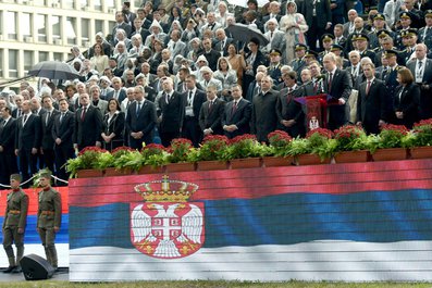 Vladimir Poutine lors d&rsquo;un défilé militaire à Belgrade. [Kremlin]