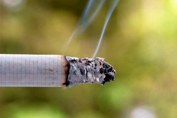 La Grèce met les fumeurs à contribution pour financer le système de santé 
