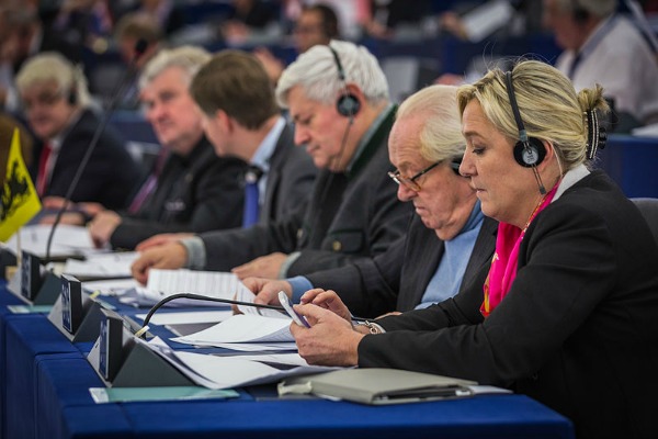 Les juges français soupçonnent le FN d'escroquerie au Parlement européen