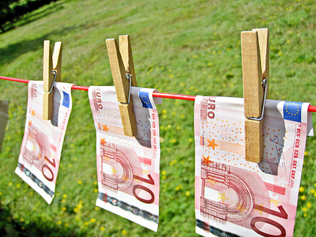 Les Etats européens en passe d'affaiblir la directive anti-blanchiment