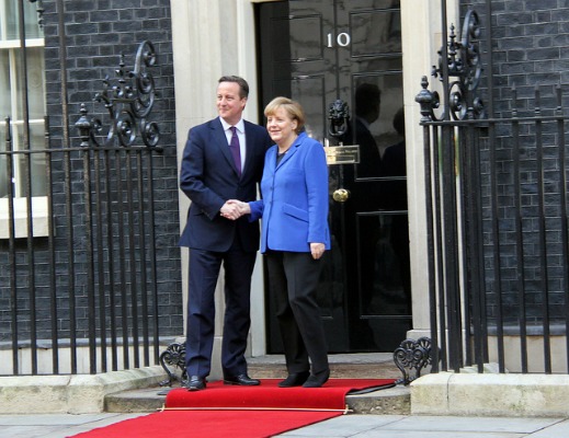 Cameron cherche le soutien de Merkel pour réformer l'UE