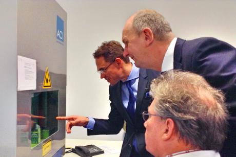 Katainen soutient le plan d'investissement Juncker en Allemagne