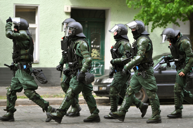 Des policiers allemands à la frontière serbo-hongroise