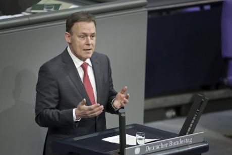 Merkel refroidit les ardeurs des partisans d'une nouvelle loi sur l'immigration en Allemagne