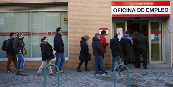 Le nombre de chômeurs recule encore en Espagne
