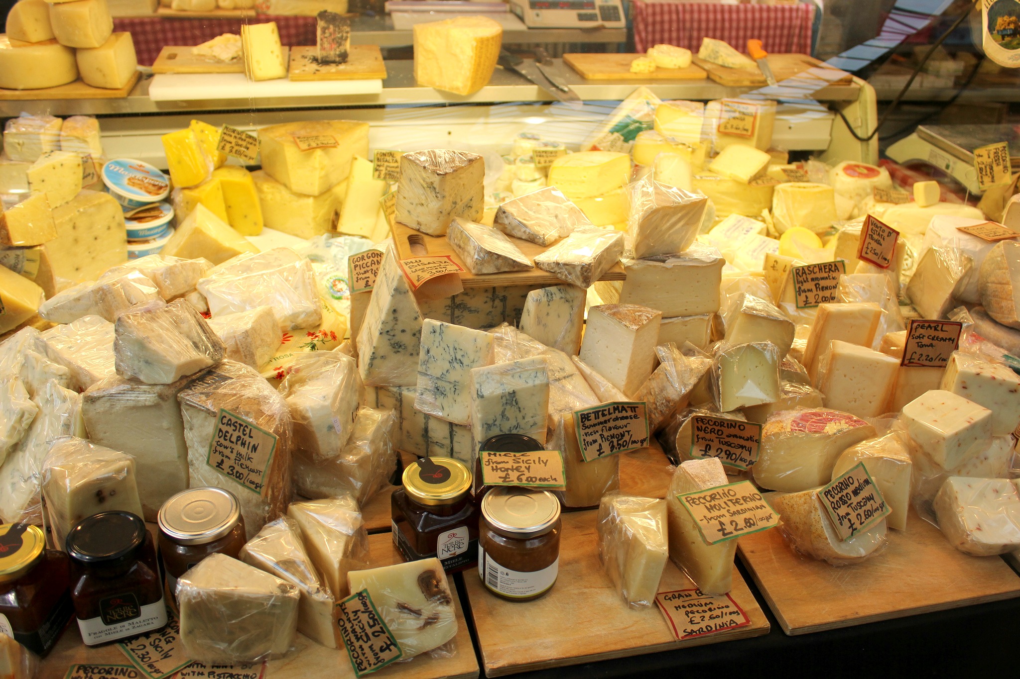 La Russie veut prolonger l’embargo sur les aliments occidentaux jusqu’en 2016
