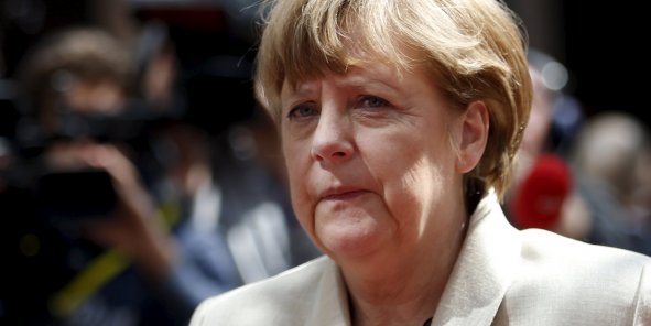 Le « Non » grec place Angela Merkel au pied du mur