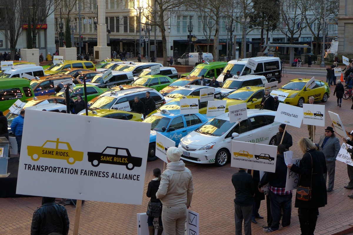 Les chauffeurs de taxi européens et latino-américains s’unissent contre Uber