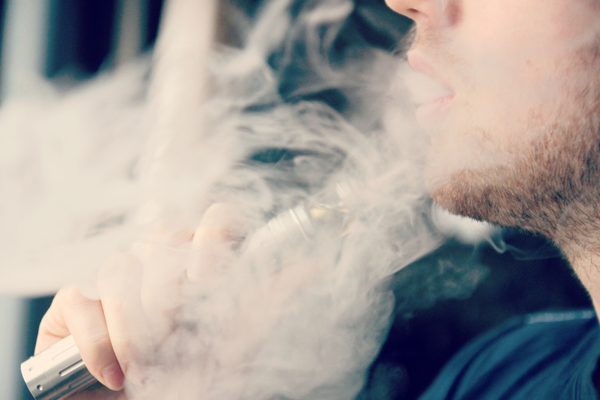 Une étude recommande les cigarettes électroniques contre le tabagisme