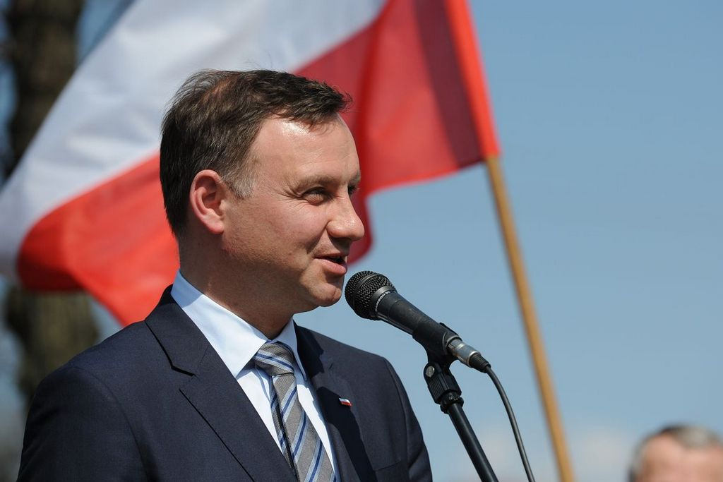 Le président polonais veut étendre la présence de l’Otan à l’Est 