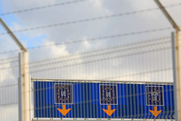 Le Royaume-Uni veut renforcer le dispositif sécuritaire à Calais