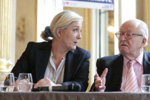 Le député européen Jean-Marie Le Pen conteste son exclusion du FN