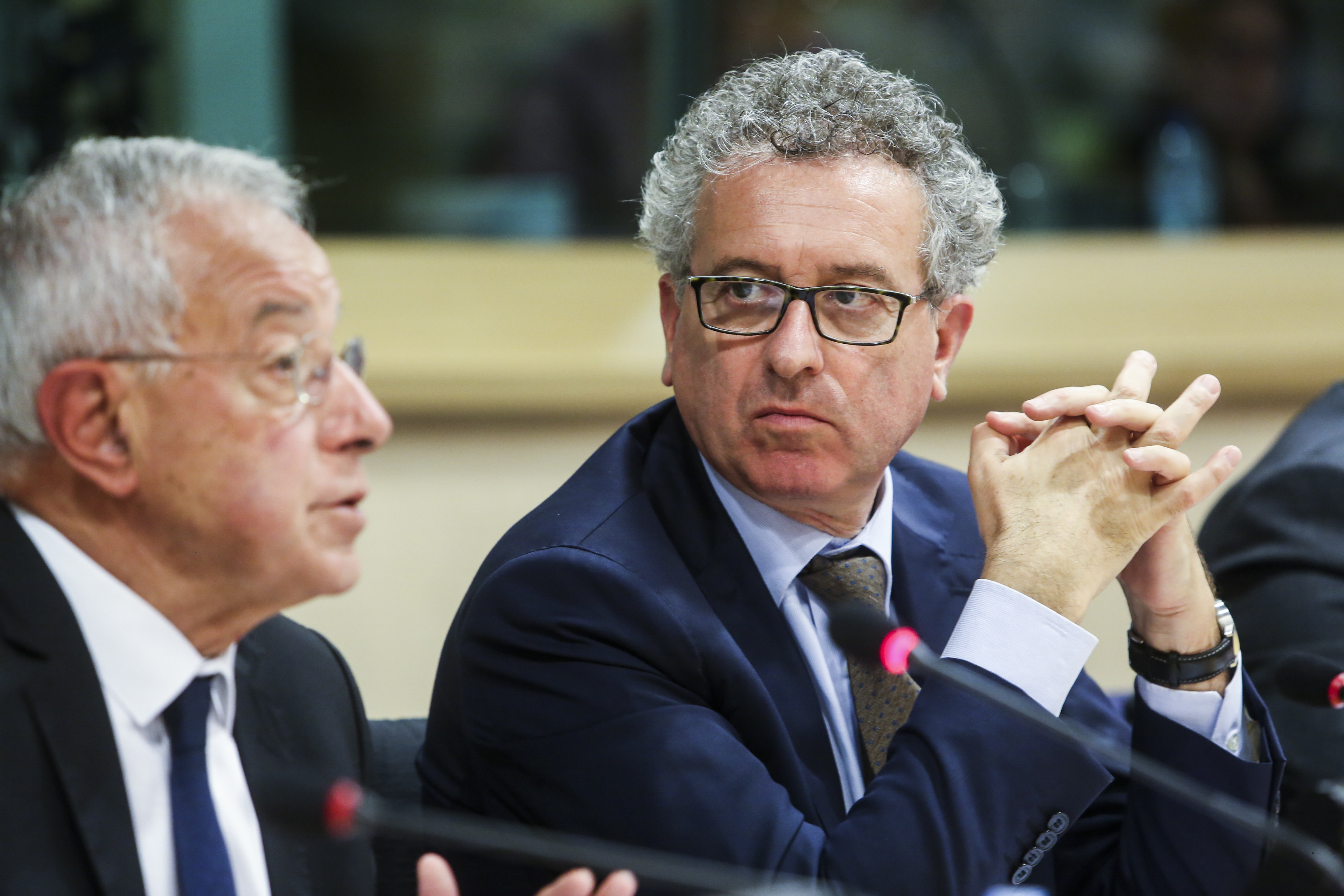 Les ministres des Finances montrent patte blanche à la commission Taxe
