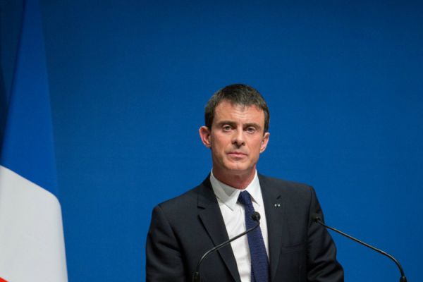 La France envisage des contrôles aux frontières alors que la droite fustige Schengen
