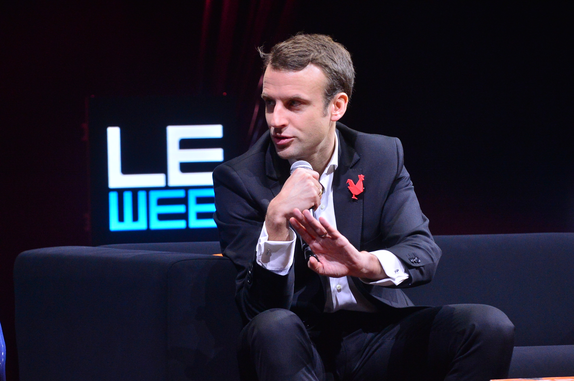Macron quitte Bercy pour proposer une "nouvelle offre"
