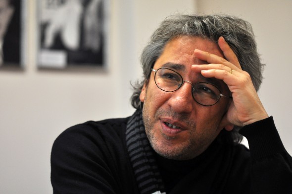 En accueillant Can Dündar, la France tente de faire pression sur la Turquie