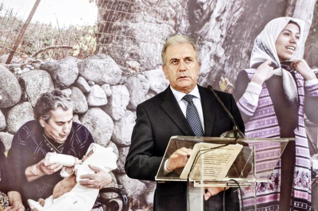 Avramopoulos appelle les États membres à mieux coopérer sur l'enjeu des réfugiés
