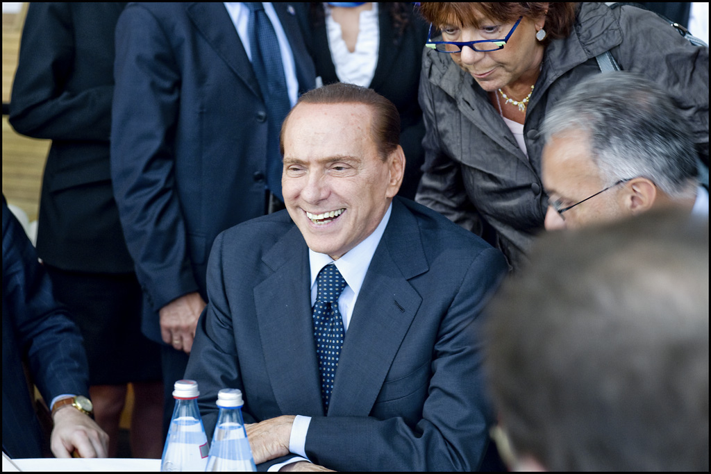 Berlusconi attaque l'UE pour s'aligner sur la droite populiste