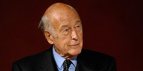 Giscard lance un think-tank pour consolider l'économie européenne