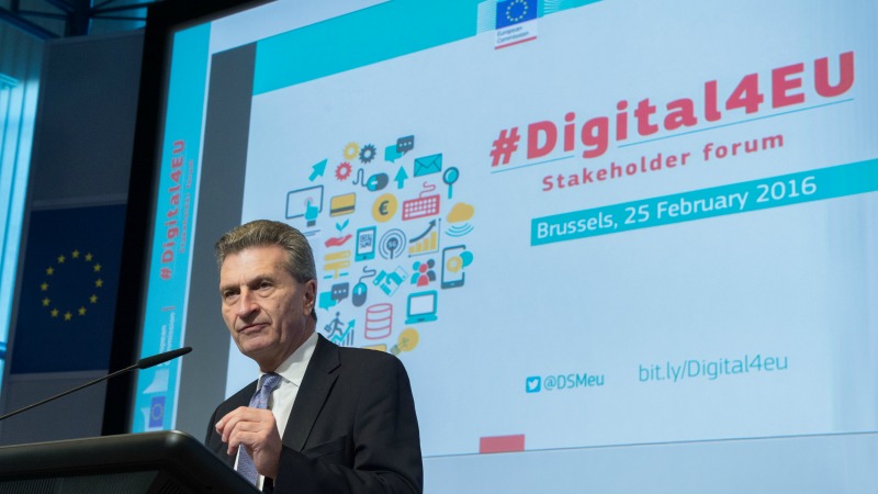 Des ONG s'opposent à la nomination d'Oettinger aux ressources humaines