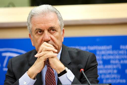 L'UE pourrait installer des centres d'expulsion en Grèce et en Italie