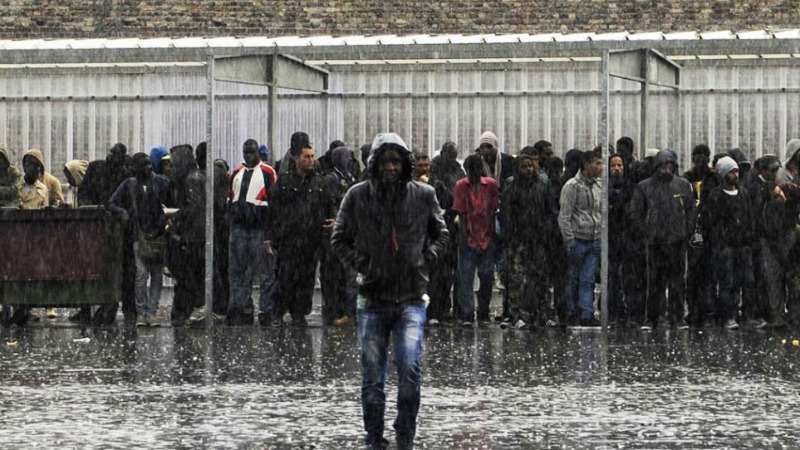 A Grande-Synthe, les ONG accusent l'Etat de cynisme