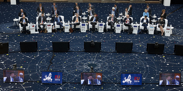 Les ministres des Finances demeurent prudents face aux Panama papers
