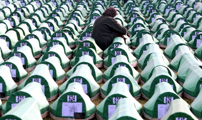 Srebrenica: 25 ans après, les musulmans déplorent le "déni" serbe