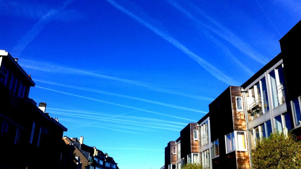 Airpplave vapor trails in the skyes of Uccle, Belgium. [Georgi Gotev]