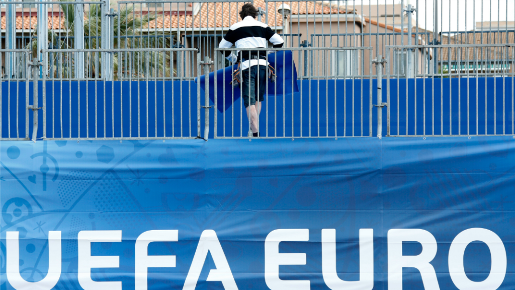 L&rsquo;UEFA menace de suspendre Russie et Royaume-Uni de l&rsquo;Euro 2016 en cas de nouvelles violences- Reuters