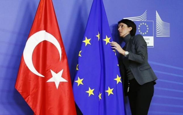La Turquie menace de mettre fin à l’accord sur les migrants