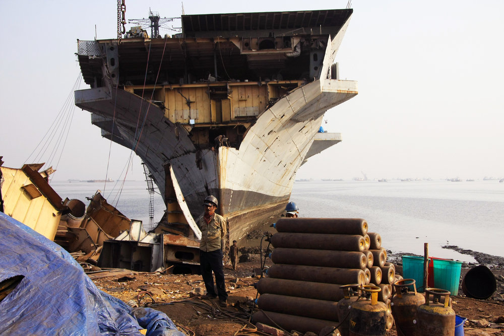 Un découpeur de navire à Bombay en Inde.