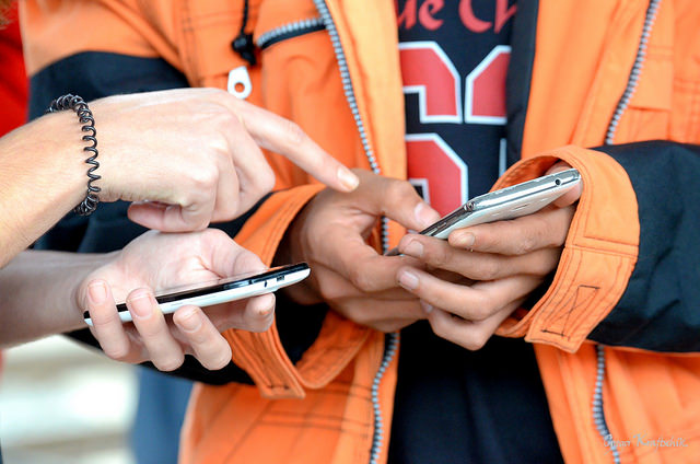 Le smartphone, trésor des réfugiés