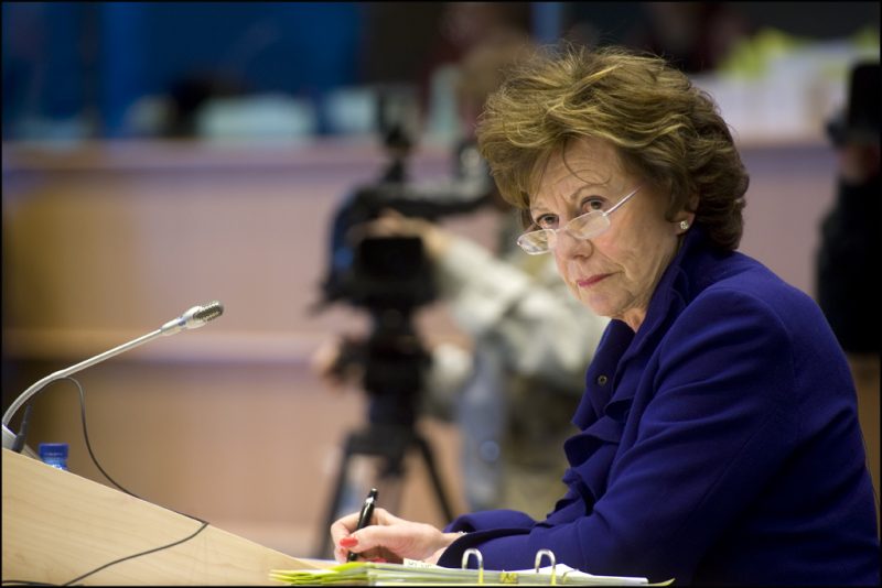 La Commission prête à sanctionner Neelie Kroes