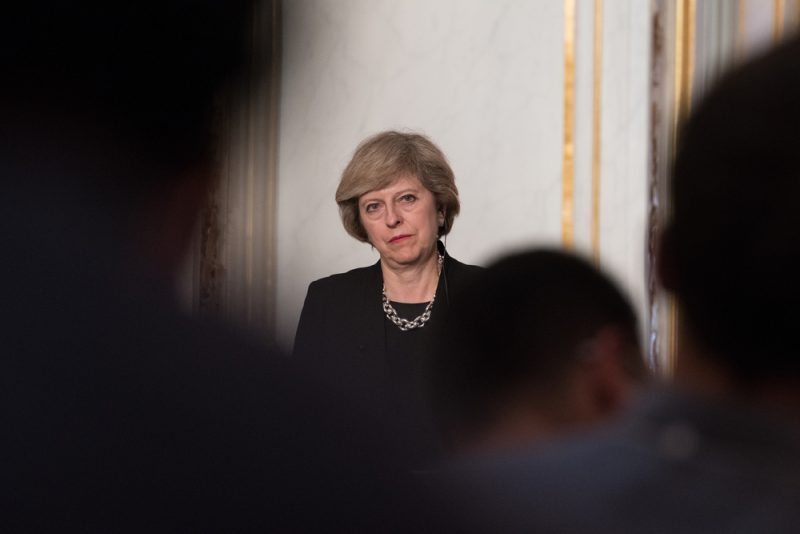 Theresa May en roue libre vers la xénophobie