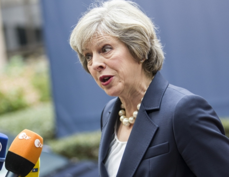 Theresa May défend sa place à la table du Conseil européen