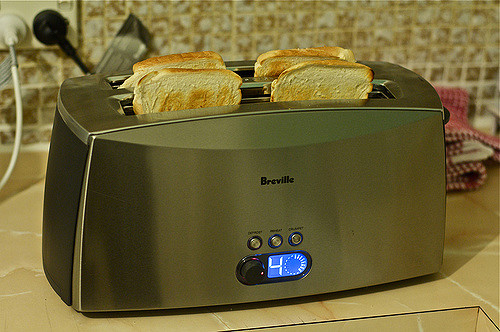 Les tabloïds remportent la bataille du grille-pain