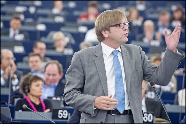 Verhofstadt menace d’ouvrir des négociations de Brexit séparées