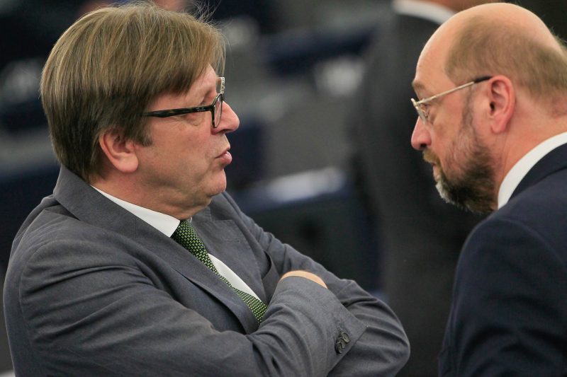 Les candidats à la présidence du Parlement font monter la pression