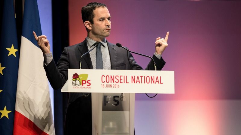 Benoît Hamon devance Manuel Valls au premier tour de la primaire