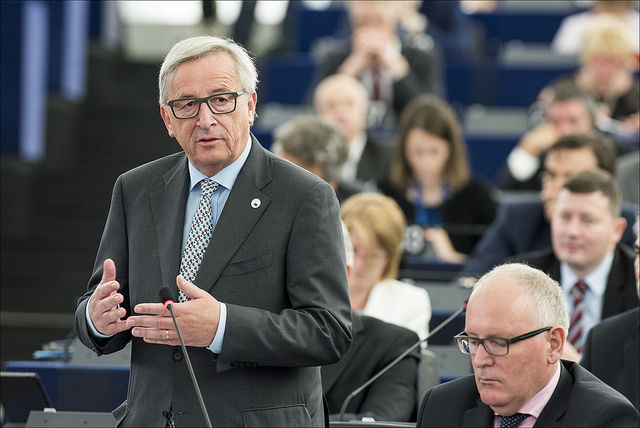 Juncker tance les commissaires pour avoir été trop présents à Davos